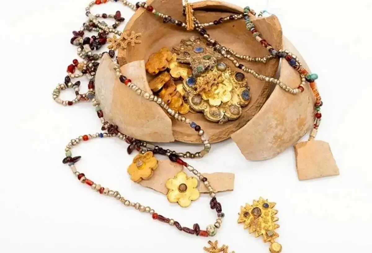 کشف گنجینه طلای ۱۱۰۰ ساله عباسی در مسیر قدیمی حج