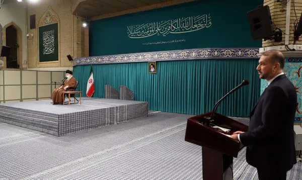 گزارش امیر عبداللهیان از دیدار مقامات وزارت امور خارجه با سفرای ایران با رهبر انقلاب