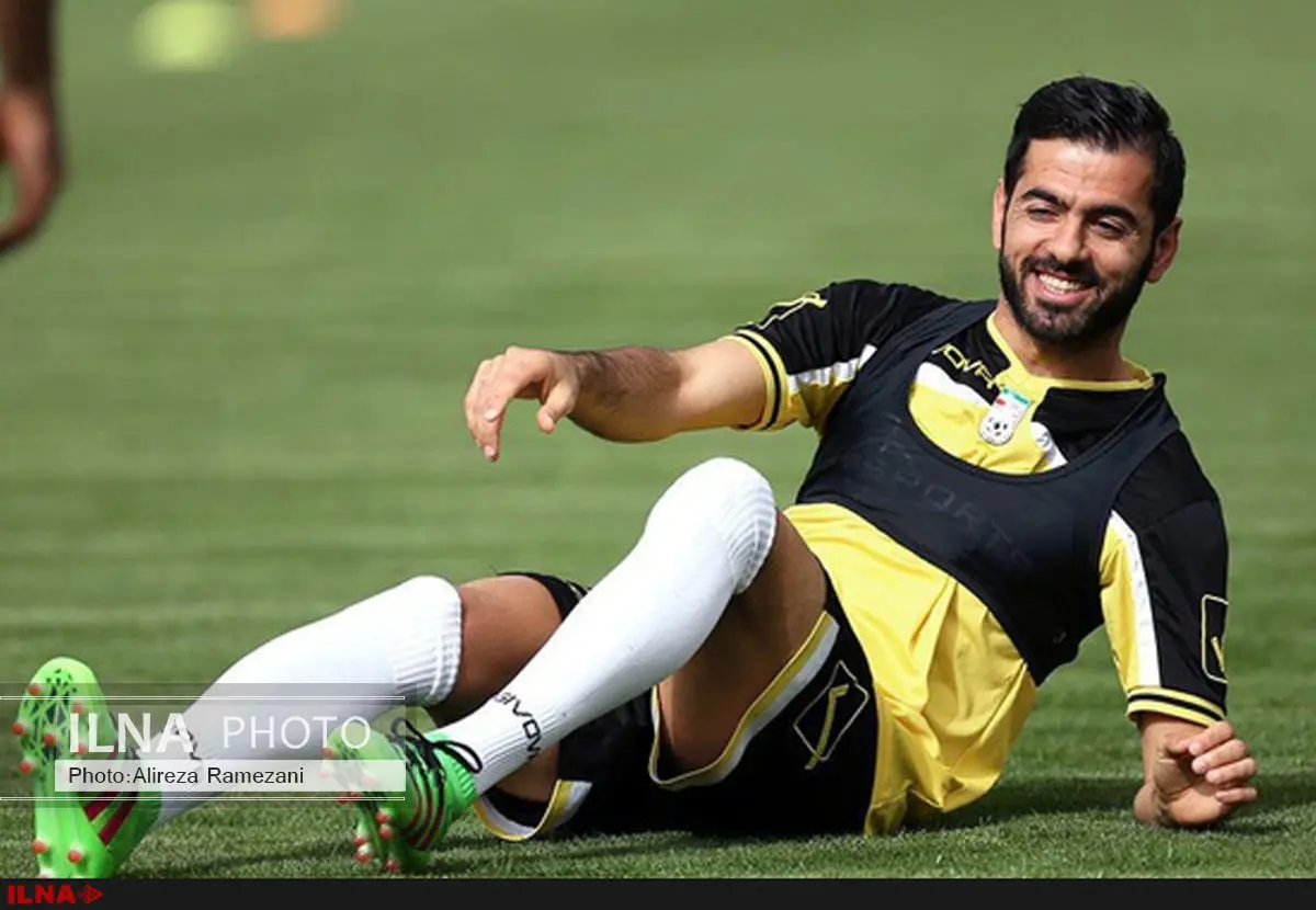 منتظری در الاهلی ماندنی شد/ منصوریان به دنبال گزینههای دیگر