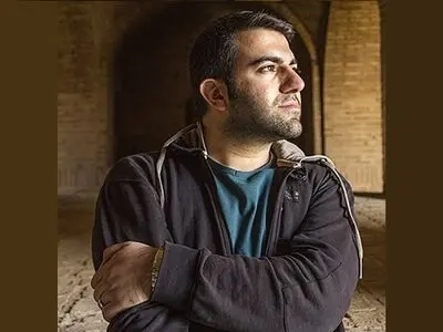 هنر «انقلابی و ارزشی» الزاماً تکرار منویات تبلیغی حاکمیت نیست/ هنرمند انقلابی بر کج‌روی‌ها و مصلحت اندیشی‌ها می‌شورد