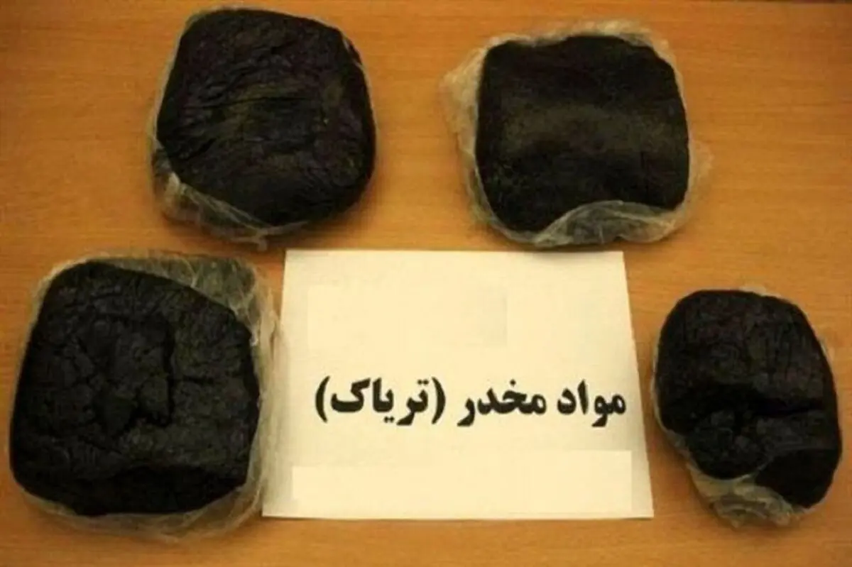 کشف مواد مخدر و سوخت قاچاق توسط مرزبانان تایبادی/ 4 قاچاقچی دستگیر شدند