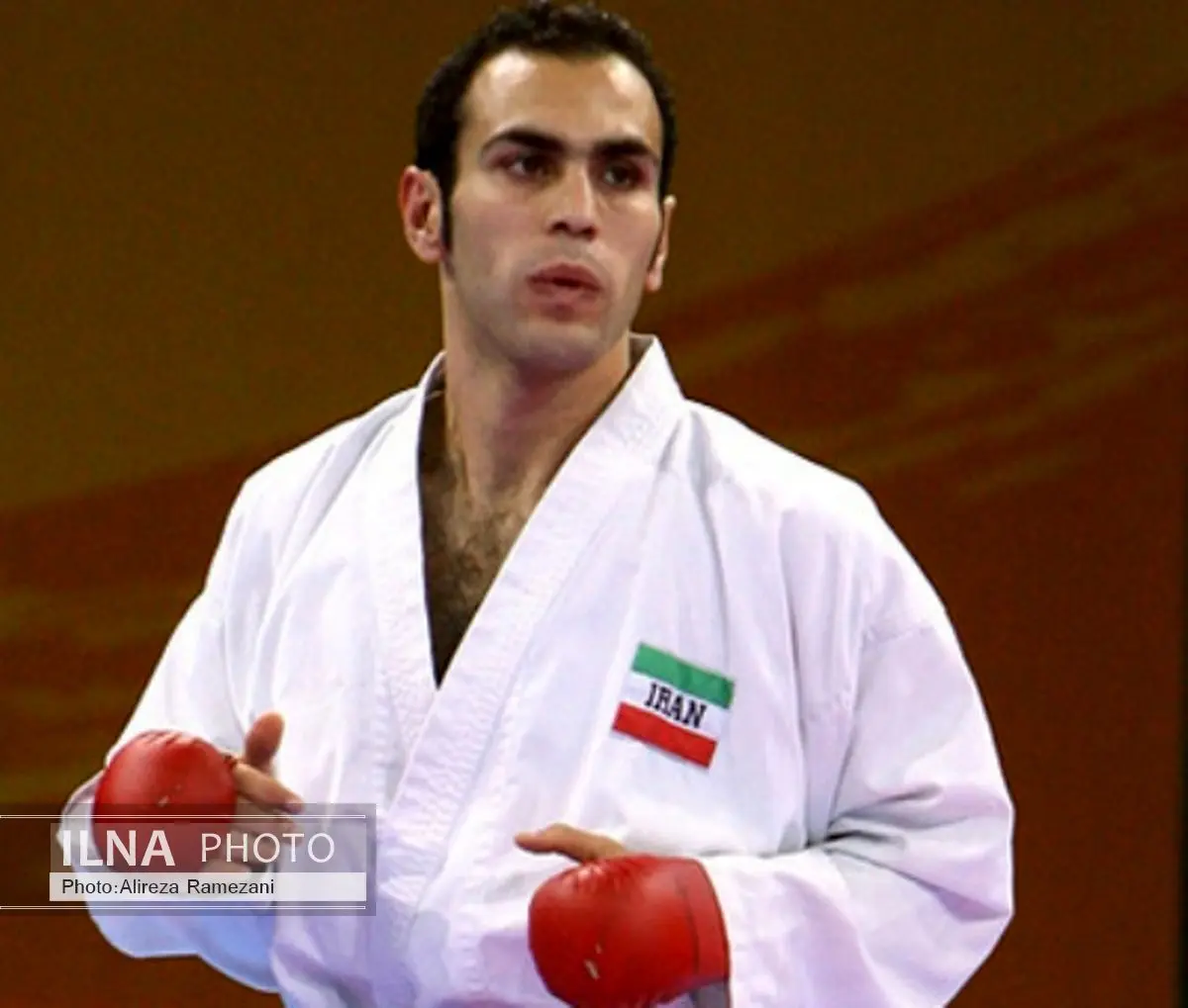 فرخی: آقایان تیم قهرمان جهان را نابود کردند / حاشیهها کمر کاراتهایران را شکست!