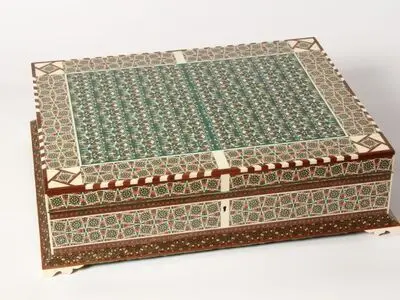 4 استاد کار صنایع‌ دستی فارس گواهینامه اثر فاخر دریافت کردند
