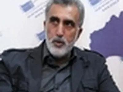 فرکی زانویش را به تیغ جراحی سپرد