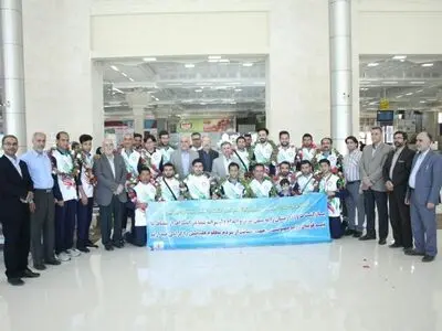تیم فوتبال نیشکر امیرکبیر اعزامی به مسابقات جهانی کارگری وارد اهواز شد