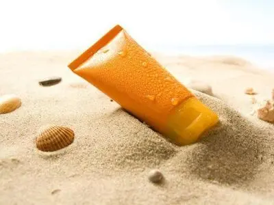 پرفروش ترین کرم‎ های ضد آفتاب برای پوست چرب