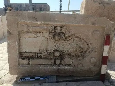کشف محراب تاریخی در محوطه جهانی پاسارگاد