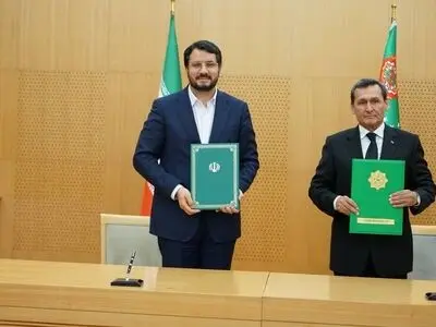 ایران توقع مع ترکمنستان على مذکرات للتعاون بقیمة 900ملیون دولار