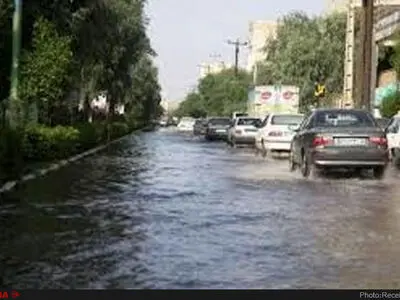آبگرفتگی معابر در یزد/ تخریب برخی خانه‌های قدیمی در مناطق پربارش