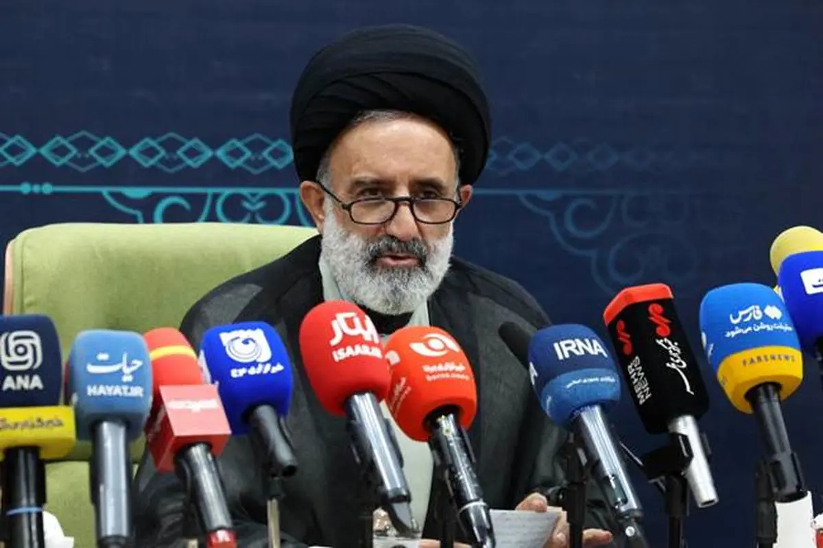 خبرنگاران گرد و خاک را از روی حقایق کنار بزنند