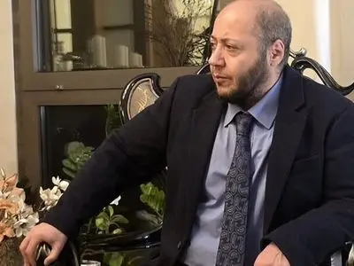 مازیار لرستانی در روز تولدش با استایلی متفاوت+ عکس