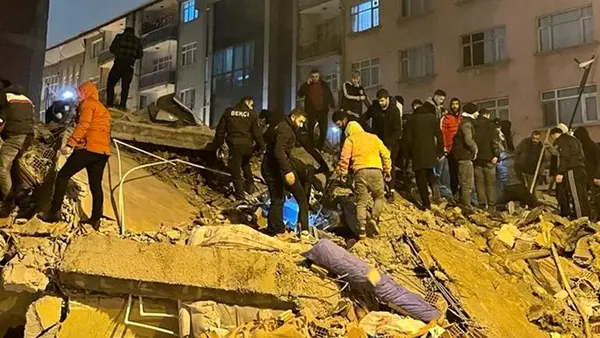 قتلى وجرحى جراء زلزال بقوة 7.9 درجات ضرب جنوب ترکیا