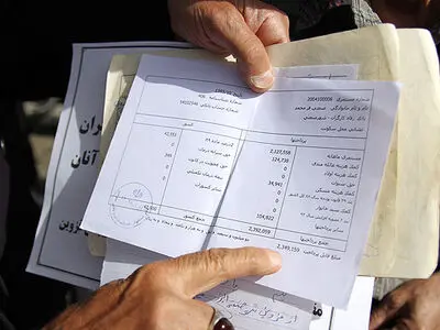 دادخواهی کارگر پمپ بنزین در حاشیه راهپیمایی روز کارگر