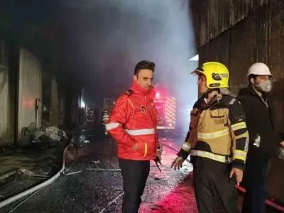 حریق شرکت چیپس باتو در شهر آبیک مهار شد