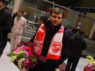 حضور سرمربی جدید تراکتورسازی در نماز جمعه تبریز