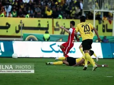ویدیو: گل سپاهان مقابل پرسپولیس که آفساید اعلام شد