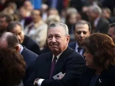 قطر دادستان کل سابق آمریکا را استخدام کرد
