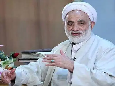 شباهت عجیب حاج آقا قرائتی با برادرش + فیلم