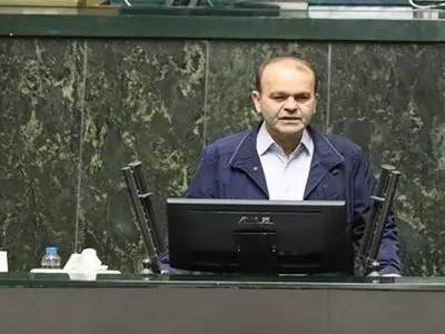 رئیس بانک مرکزی در جهت رفع مشکلات اقتصادی با دولت همراه نیست