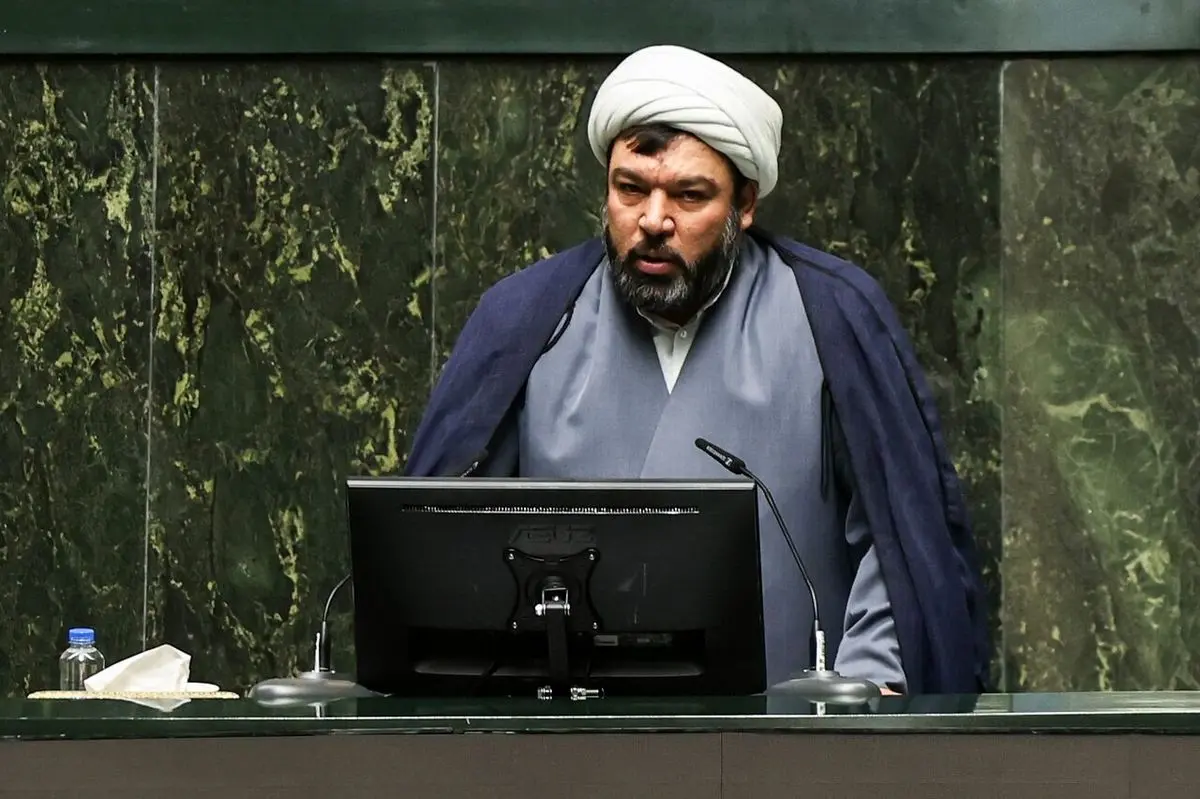 دولت نرخ ارز را کنترل و گرانی‌ها را مهار کند