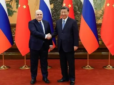 دیدار نخست‌وزیر روسیه با شی جین‌پینگ