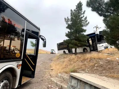 انحراف اتوبوس دانش‌آموزان و بحران اطلاع‌رسانی در  استان قزوین/اتوبوس حامل شهروندان قزوینی بود