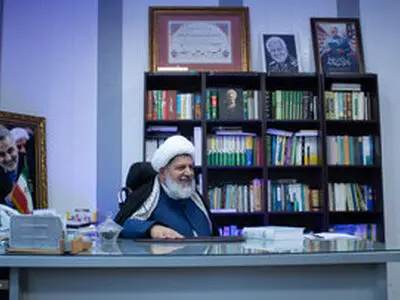آنها که زمان حیات سردار سلیمانی به او فحش می‌دادند، الان سنگ او را به سینه می‌زنند