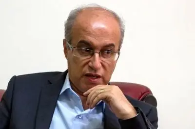 خطر جانی آنفولانزا از کرونا بیشتر است/ مبلغ بالا و بیمه نبودن واکسن آنفولانزا باعث شد به چنین وضعی دچار شویم