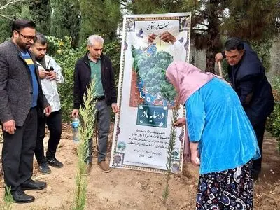 سالمندان فرزانگان شیراز هم صدای سراسر کشور نهال امید کاشتند