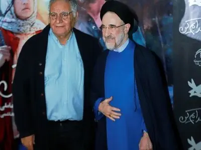 سید محمد خاتمی به تماشای «زیبا صدایم کن» نشست