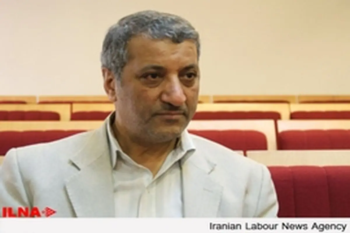 حضور احمدی‌نژاد در دادگاه عرصه را برای بازگشتش به قدرت تنگ می‌کند