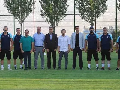 کادرفنی پیکان کامل شد