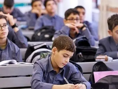 پیگیری و نظارت مستمر برنامه‌های آموزش غیر حضوری دانش آموزان